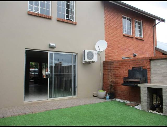 2 BEDROOM TOWNHOUSE FOR SALE IN MONTANA